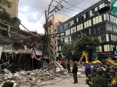 Scenes of Earthquake Damage from Mexico City Neighborhood Reveal City ...