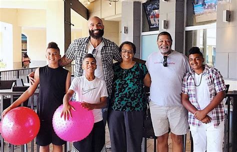 Former NBA Star Carlos Boozer and his family. Have a look!