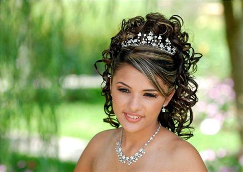 40 Stunning Quinceanera Hairstyles for 2024 – HairstyleCamp