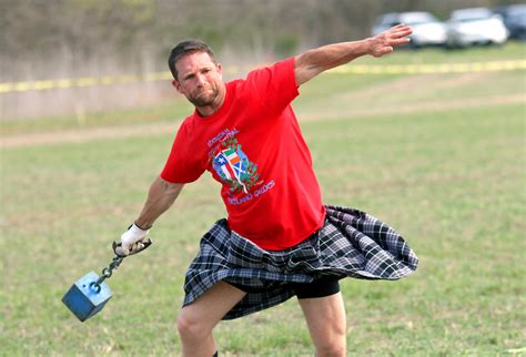 Scottish hammer throwing in Highland Games – Eagle Nation Online