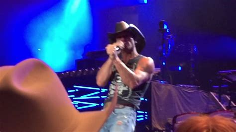 Tim McGraw- Indian Outlaw live in Spokane - YouTube