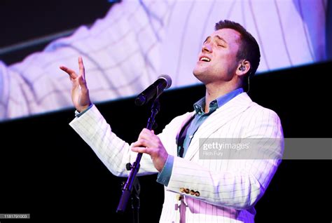 Taron Egerton Updates on Twitter: "📷 | HQs of @TaronEgerton on stage at #RocketmanLive in Los ...