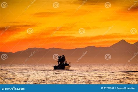 Silhouette of Speed Boat in the Ocean at Sunset. Stock Photo - Image of hazy, coast: 81726544