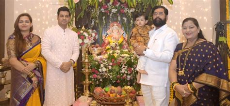 Free photo : Eknath Shinde & Family