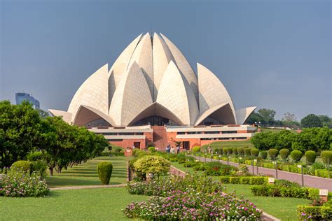 Lotus Temple, Delhi: How To Reach, Best Time & Tips