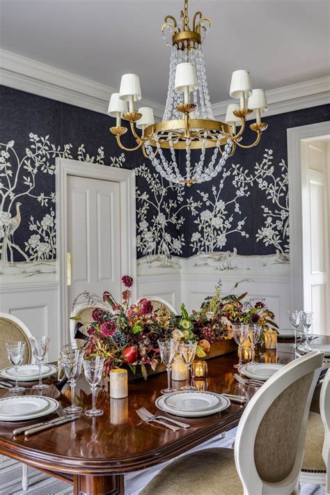 These Eye-Catching Dining Rooms Will Tempt You to Experiment with Floral Wallpaper | Dining room ...