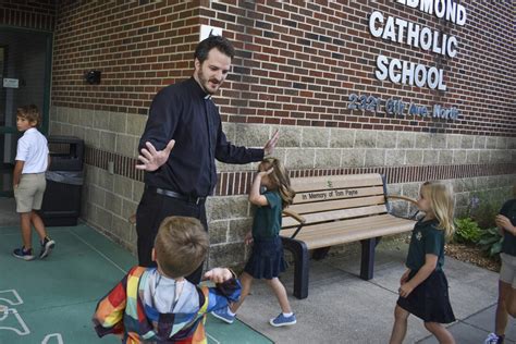 St. Edmond welcomes students back | News, Sports, Jobs - Messenger News