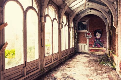 Urban Exploration Photography Tips - a Beginner's Guide