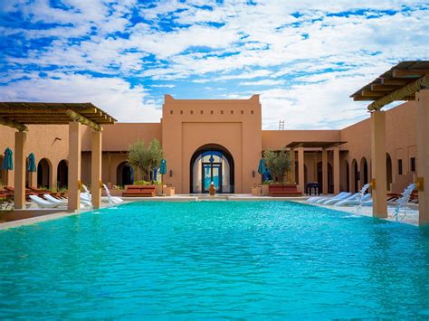 Bab Al Nojoum Bateen Liwa Pool: Pictures & Reviews - Tripadvisor