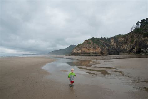 Oregon Coast Tide Pools at Hug Point and Cannon Beach - light-in-leaves