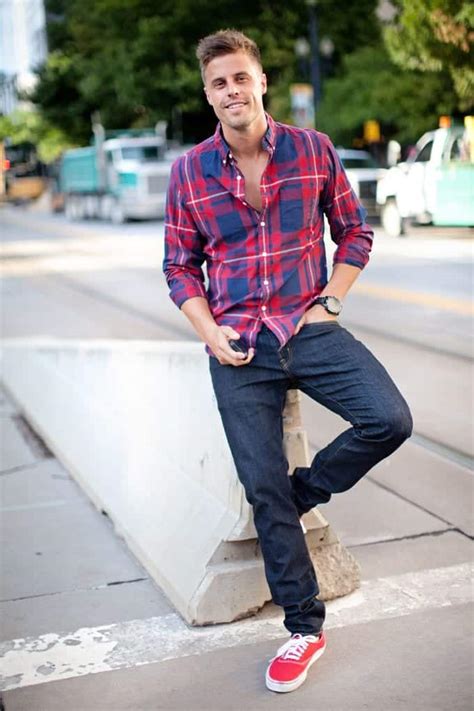 33 Best Men’s Outfits with Vans with Styling Tips