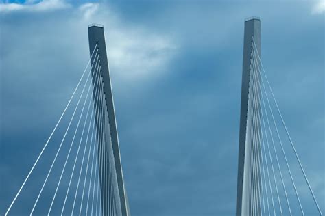 Construction of the Golden bridge against the blue sky. 2313268 Stock ...