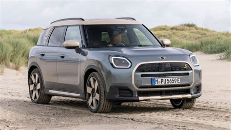 2025 Mini Countryman SE ALL4 First Drive: EV Is Biggest, Heaviest Mini Ever