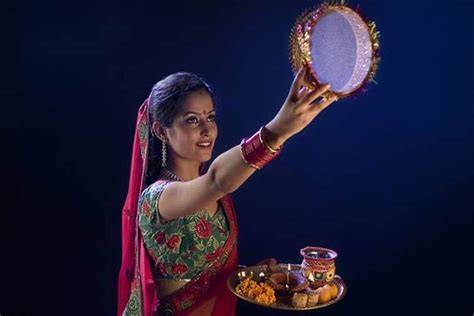 Karwa Chauth Fasting Rules, Puja Vidhi, Rituals, Mantra & Bow - Infocoverage.com