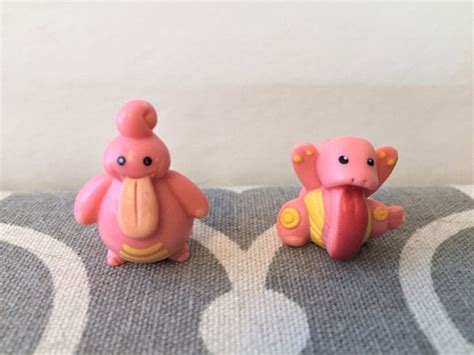 2 Pcs Pokemon GO Lickitung Evolution to Lickilicky figures