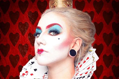 Queen of hearts inspired makeup | Alice in wonderland | Alice in wonderland makeup, Wonderland ...