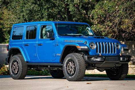 Total 75+ imagen jeep wrangler 392 hydro blue - Abzlocal.mx