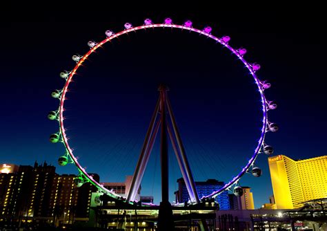 Las Vegas: High Roller Ferris wheel makes its debut - latimes