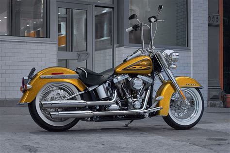 HARLEY-DAVIDSON Softail Deluxe (2015-2016) Specs, Performance & Photos ...