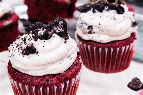 Red Velvet Cup Cakes With Oreo Cream Cheese Frosting