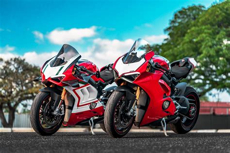 A Pair of Panigale V4’s – @5e11even