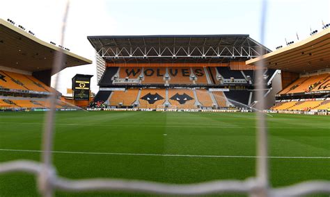 Book a stadium tour - Wolves Molineux Stadium