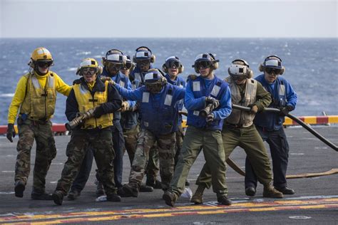 DVIDS - Images - Sailors practice firefighting techniques [Image 1 of 3]