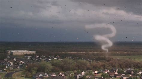 Echoes of 1991 F5 tornado in Andover after EF3 twister shreds town