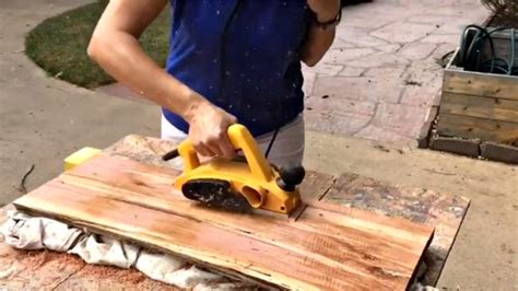 11 Beginner Tips to Use the Dewalt Hand Planer - YouTube