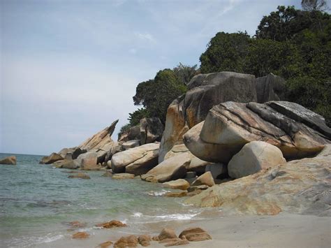 Beach of Teluk Cempedak, Kuantan, Pahang, Malaysia | Flickr