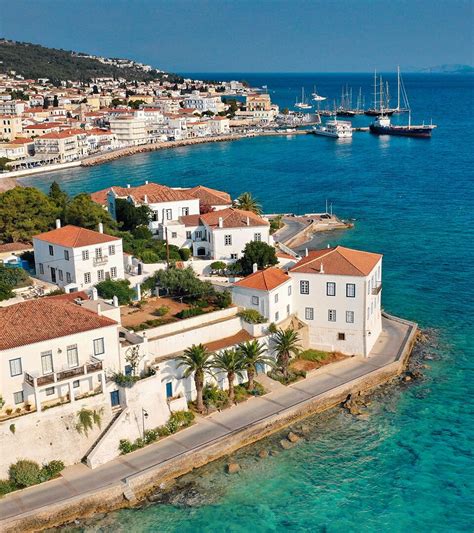 Spetses Greece – Complete Island Guide | Discover Greece