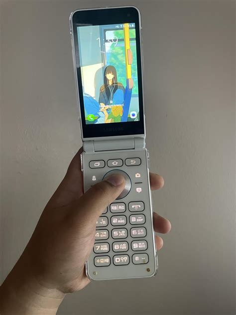 Samsung Galaxy Folder 2 : r/dumbphones