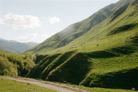 Landscape of Beautiful Green Mountains · Free Stock Photo