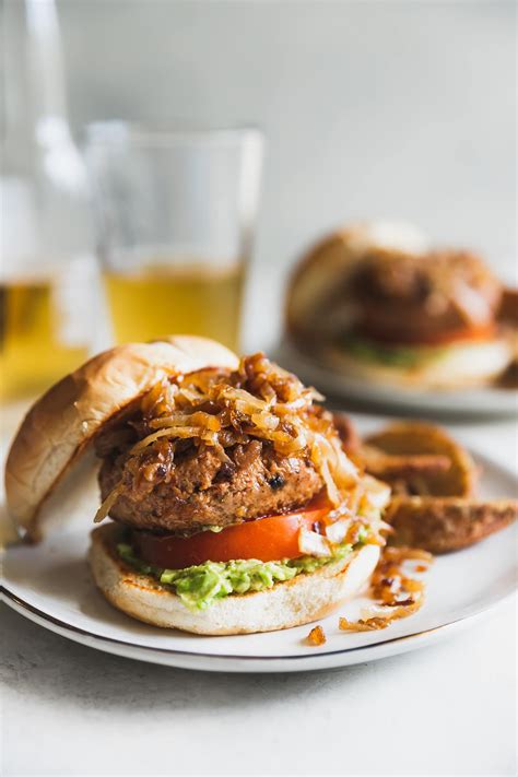 Tender, flavorful juicy turkey burgers made with the best seasoning ...