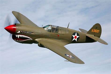 Curtiss P-40 Warhawk 1/4.6 – Fighteraces