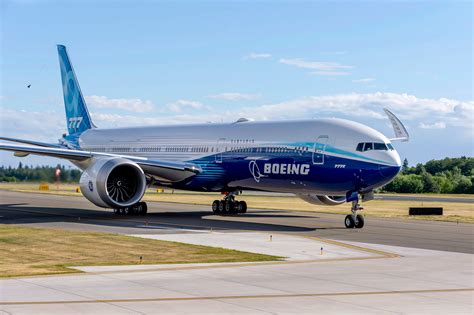 Boeing To Meet With Regulators Regarding The 777X