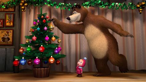 Masha and the Bear celebrate holidays | Masha and the bear, Christmas ...