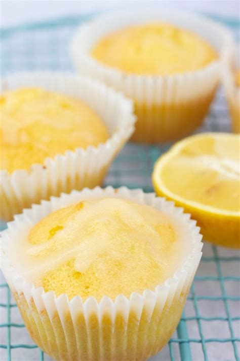 Easy lemon drizzle cupcakes | Little Gourmet Recipes