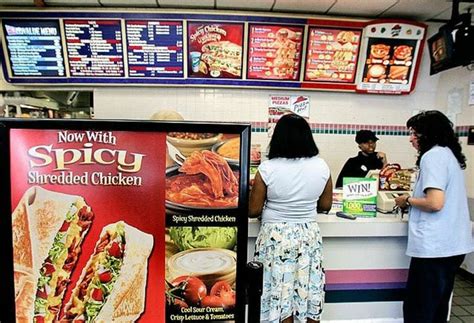 Pizza Hut/Taco Bell/KFC Combo Restaurants : r/nostalgia