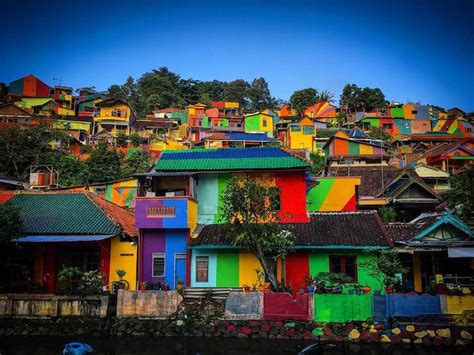 Kampung Pelangi: Rainbow Village in Indonesia Covered in Colorful Art