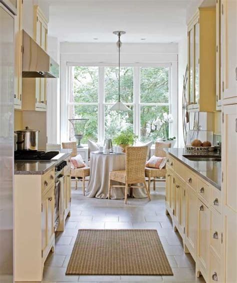 Decorating Ideas For An Open Room Adjoining Kitchen