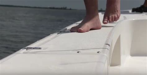 What is a gunwale? | Boat School