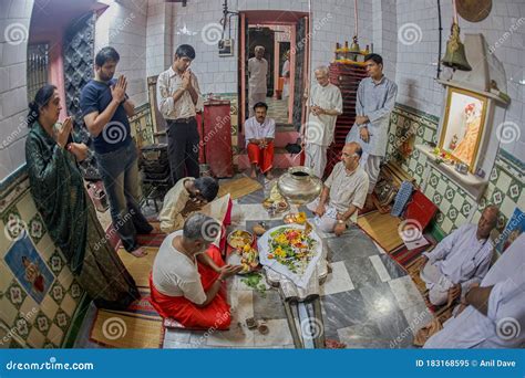 Purnahuti of Laghu Rudra Puja Inside Jagannath Shiva Temple Walkeshwar Editorial Image - Image ...