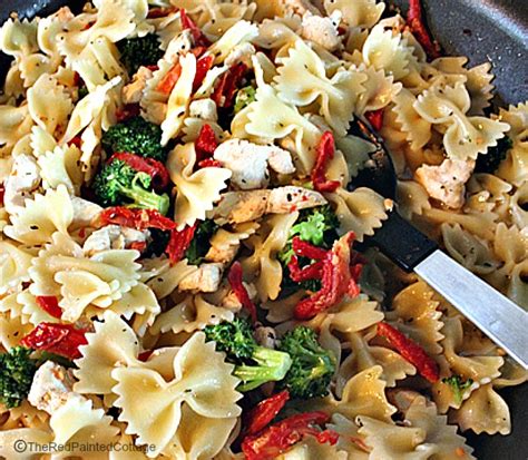 Bow-Tie Pasta With Chicken, Broccoli and Sun-dried Tomatoes - The Red Painted Cottage