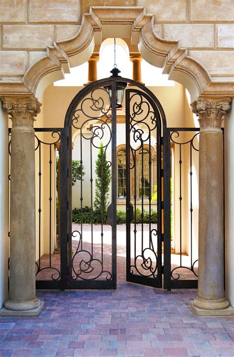 Courtyard Gates by Cantera Doors