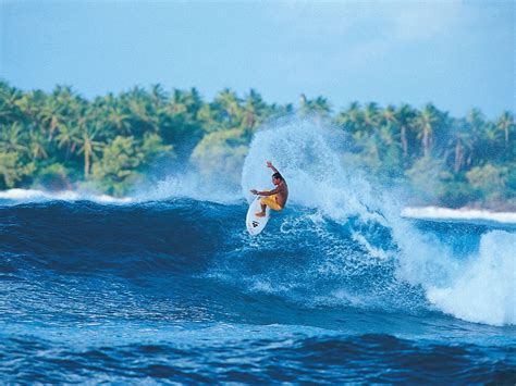 Visit Maldives - Experiences > Surf's up! Five of the best breaks in the Maldives