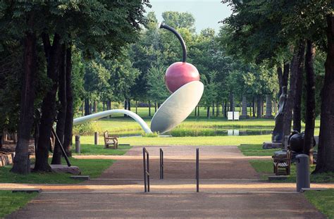 Minneapolis Sculpture Garden_03 - Quennell Rothschild & Partners