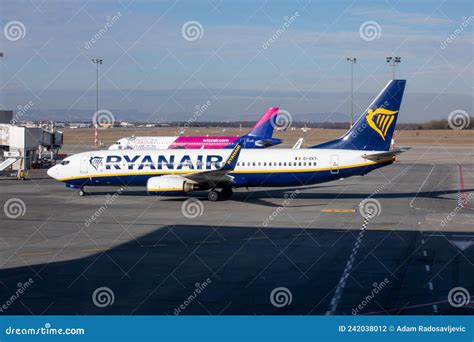 Ryanair Boeing 737-8AS EI-EKT and WizzAir Airbus A320 HA-LWK Airplanes ...