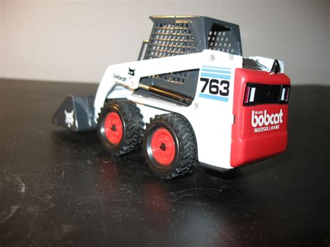 Bobcat 763 Skid-Steer Loader Die Cast Metal Toy Scale 1/25