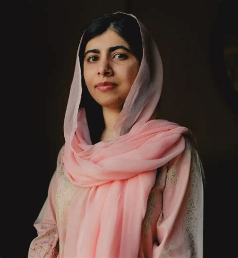 Malala Yousafzai Biography: Age, Wiki, Education, Career, Awards ...